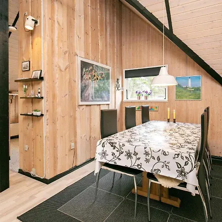 Three-bedroom In 69 Дом отдыха Блаванн