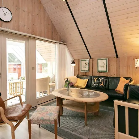 Three-bedroom In 69 Дом отдыха Блаванн